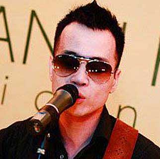 Nhiều Hơn Nhiều Hơn Thế