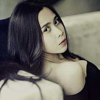 Thì Thầm Mùa Xuân