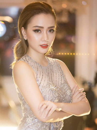 angela-phuong-trinh-pham-huong-trang-diem-dep-voi-mat-khoi-5