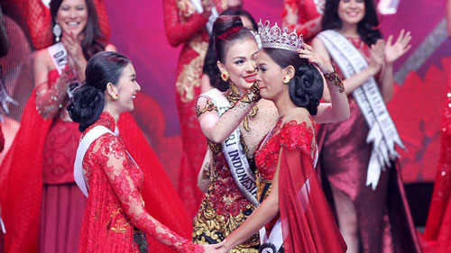 Hoa hậu Indonesia bị trao nhầm ngôi á hậu 2