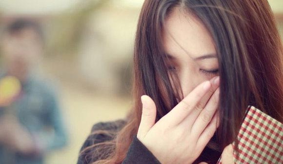 Bi hài chuyện kể của anh lái taxi chở cô vợ trẻ vội về chịu tang chồng già