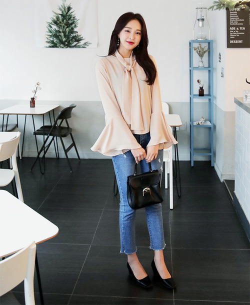 Vừa đẹp rụng tim vừa giỏi giấu nhược điểm bảo sao kiểu sơ mi này hot đến thế