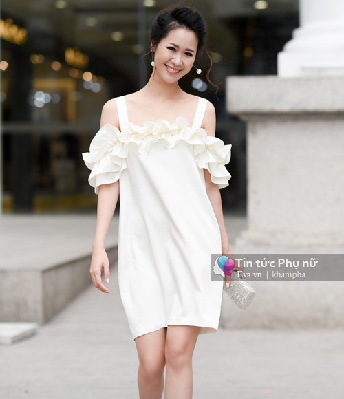 Dương Thùy Linh gợi ý 5 set đồ trắng sang chảnh ăn gian tuổi cho các mẹ bỉm sữa
