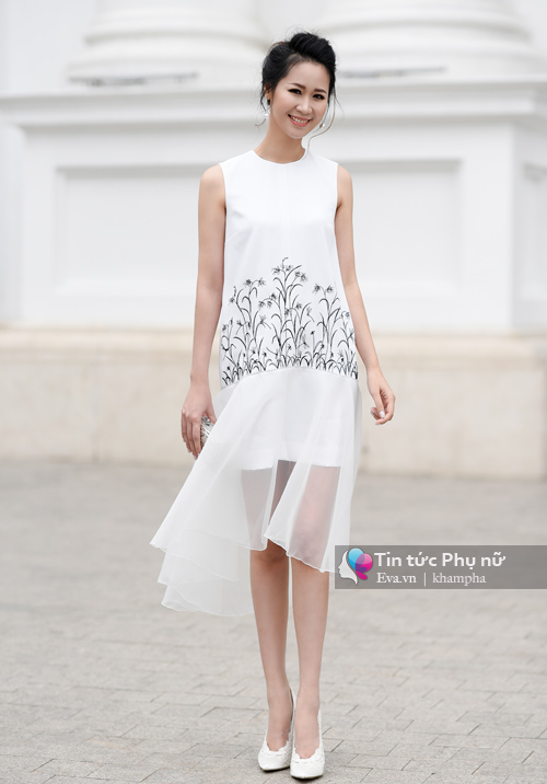 Dương Thùy Linh gợi ý 5 set đồ trắng sang chảnh ăn gian tuổi cho các mẹ bỉm sữa