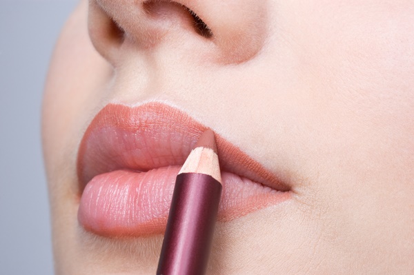 Biết 5 mẹo này bạn sẽ rút ngắn được kha khá thời gian trang điểm đấy