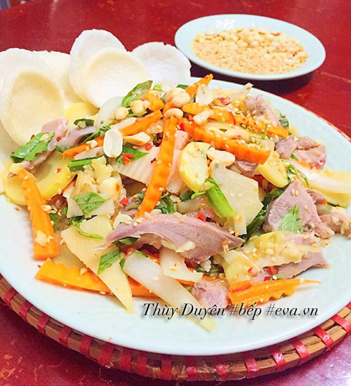Gỏi lưỡi heo măng chua cay tươi ngon, giòn sần sật