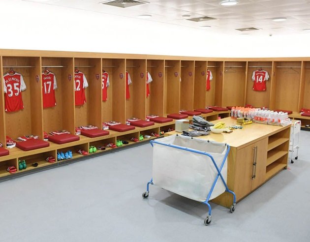 Cầu thủ Arsenal làm gì trong phòng thay đồ trước đại chiến Man City?