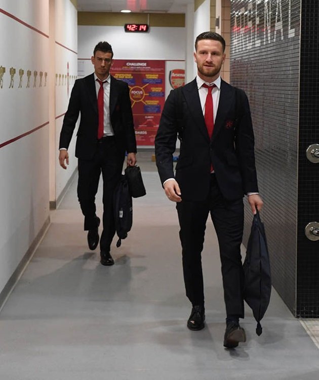 Cầu thủ Arsenal làm gì trong phòng thay đồ trước đại chiến Man City?