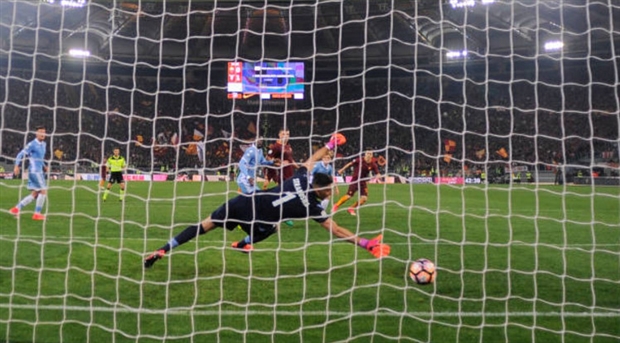 Ghi tới 3 bàn, Roma vẫn phải chia tay Coppa Italia