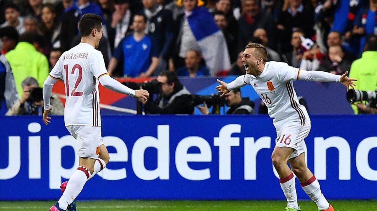 Barcelona mua lại Deulofeu, bán ngay cho Milan