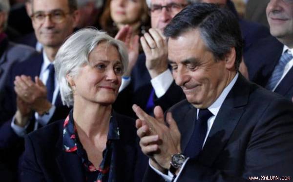 Vợ của ứng viên tổng thống Francois Fillon chính thức bị buộc tội