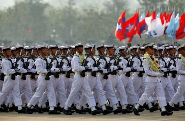 Giật mình dàn vũ khí “khủng” Quân đội Myanmar duyệt binh