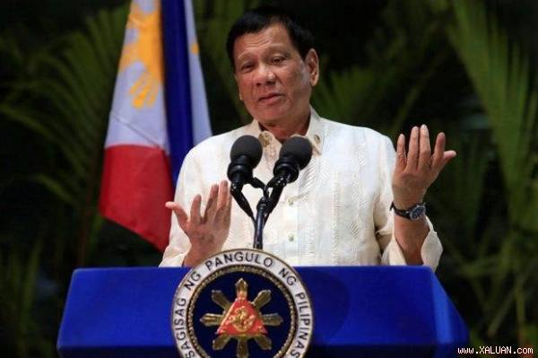 Duterte: Sao Mỹ không điều chiến hạm đối phó Trung Quốc?