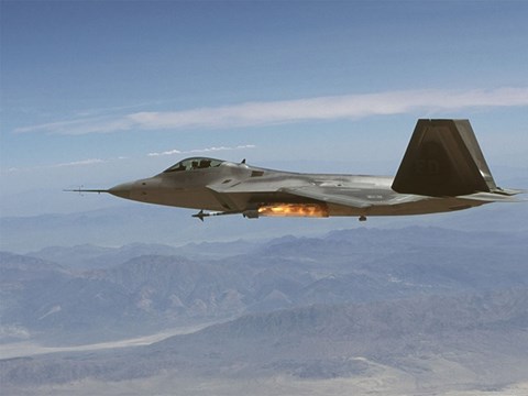F-22 lợi hại hơn nhờ tên lửa không đối không AIM-9X