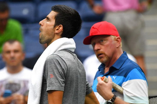 Mất phong độ khủng khiếp, Djokovic rớt hạng... 18 thế giới