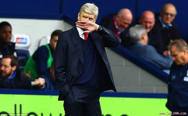 Tại Arsenal, chẳng còn ai chiến đấu cho Arsene Wenger