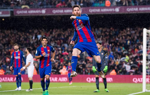 Suarez vô lê kiểu xe đạp chổng ngược, Barca đại thắng Sevilla