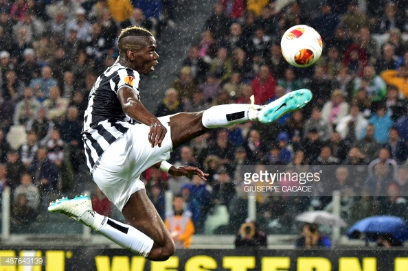 Patrice Evra lo ngại cho sự nghiệp của Paul Pogba