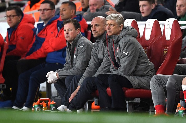 Muôn kiểu biểu tình của CĐV Arsenal đòi sa thải Wenger