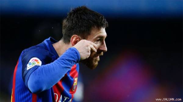 Màn chia vui lạ mắt của Messi là để ủng hộ bệnh nhi ung thư