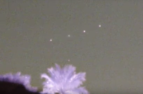 Xôn xao hàng loạt vật thể nghi UFO dàn cảnh ở Las Vegas