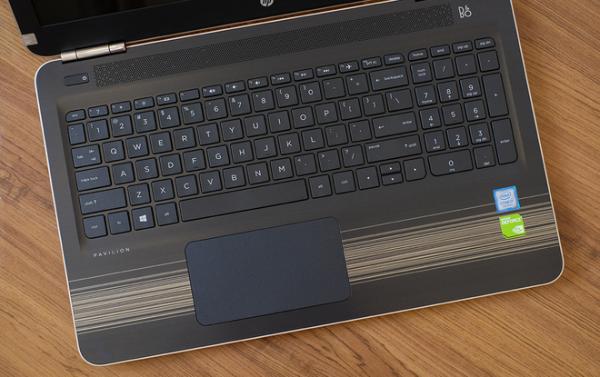 Laptop pin hơn 9 tiếng, tích hợp sạc nhanh