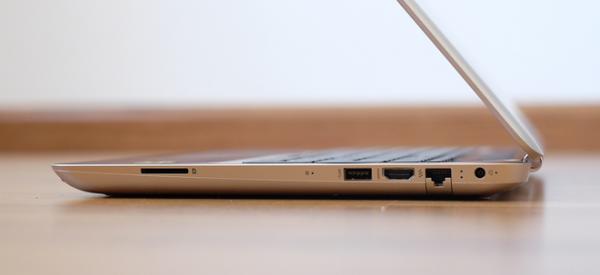 Laptop pin hơn 9 tiếng, tích hợp sạc nhanh