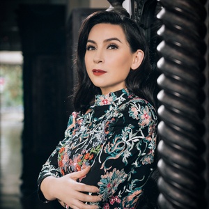  Phi Nhung