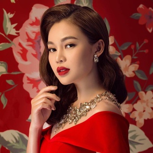  Giang Hồng Ngọc