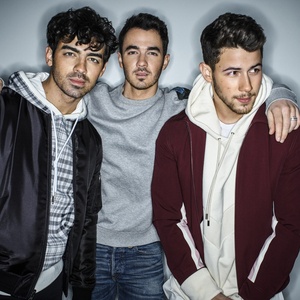  Jonas Brothers
